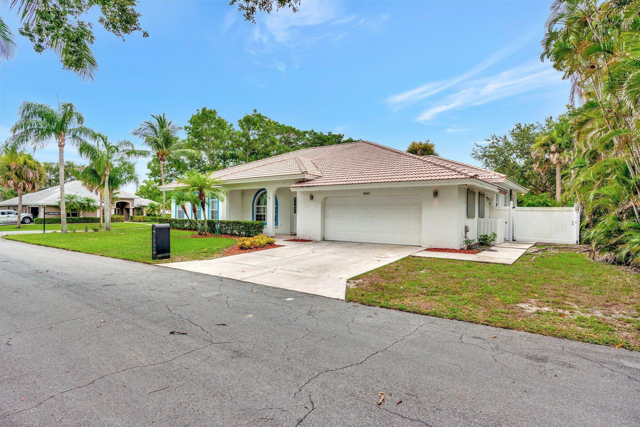 Property Photo:  8466 SE Gulfstream Place  FL 33455 