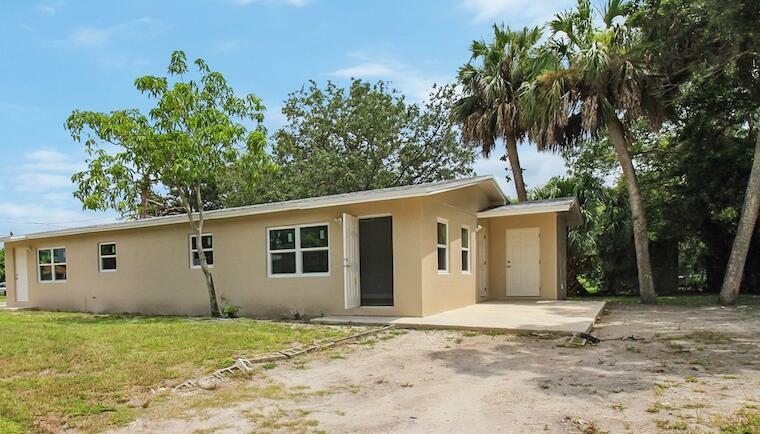 Property Photo:  1127 Avenue E B  FL 34950 