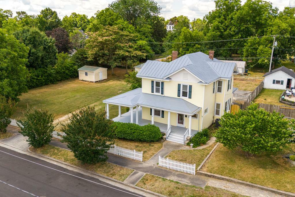 Property Photo:  204 E Maryland Ave  VA 23930 