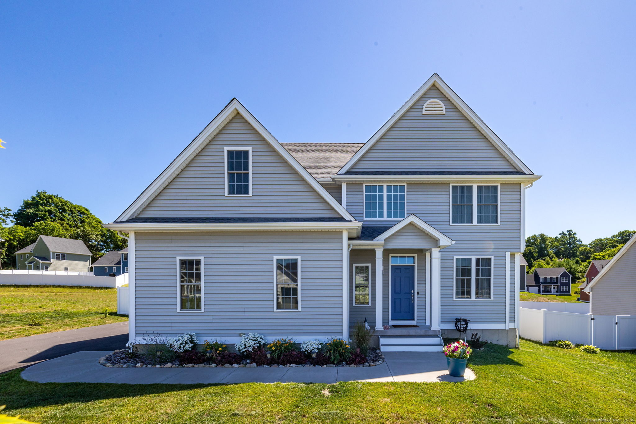 Property Photo:  