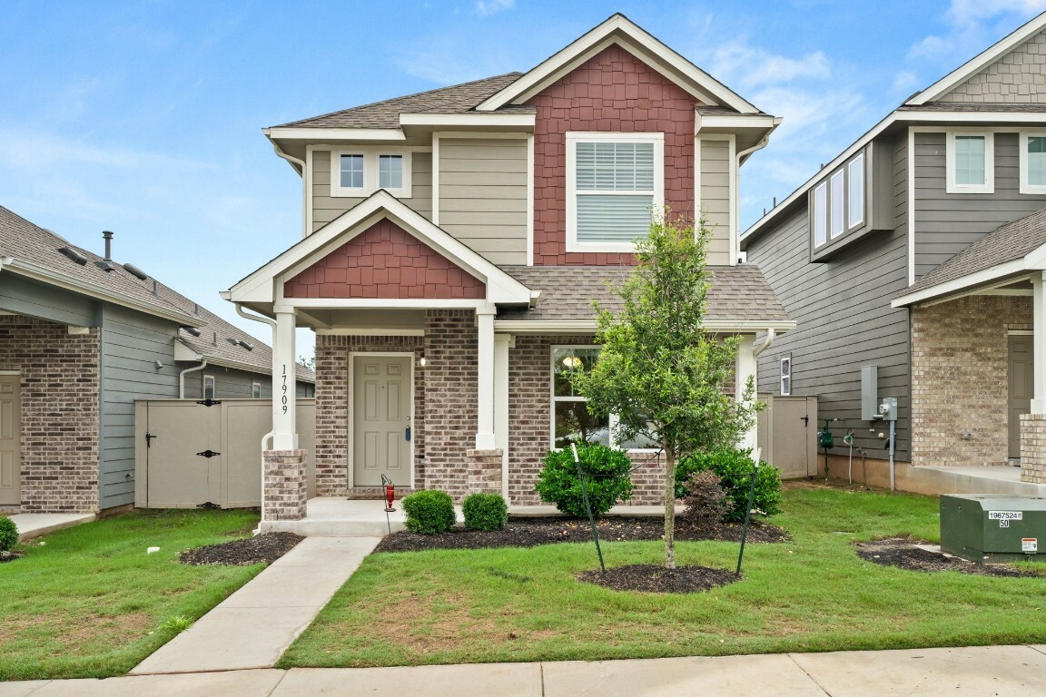 Property Photo:  17909 Papaveri Way 209  TX 78660 