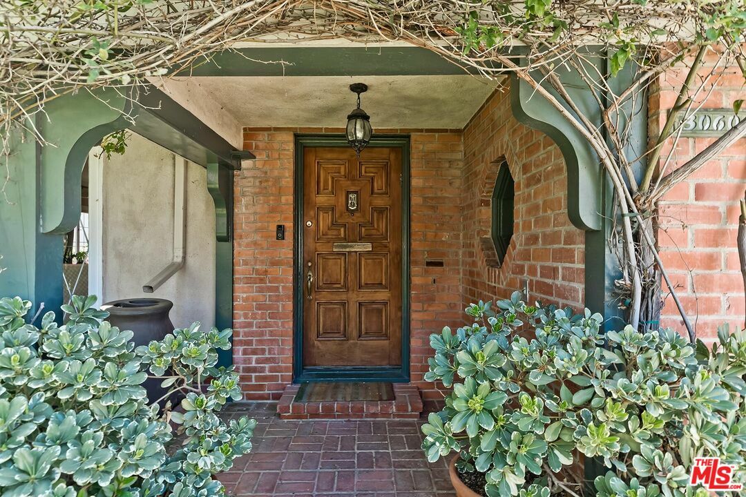 Property Photo:  3060   Motor Ave  CA 90064 