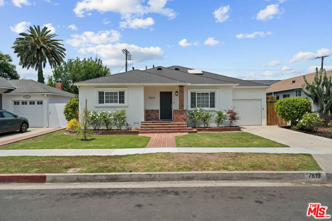 Property Photo:  7819   Midfield Ave  CA 90045 