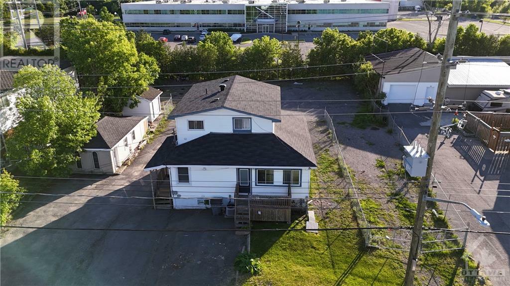 Photo de la propriété:  1368 Labrie Avenue  ON K1B 3M1 