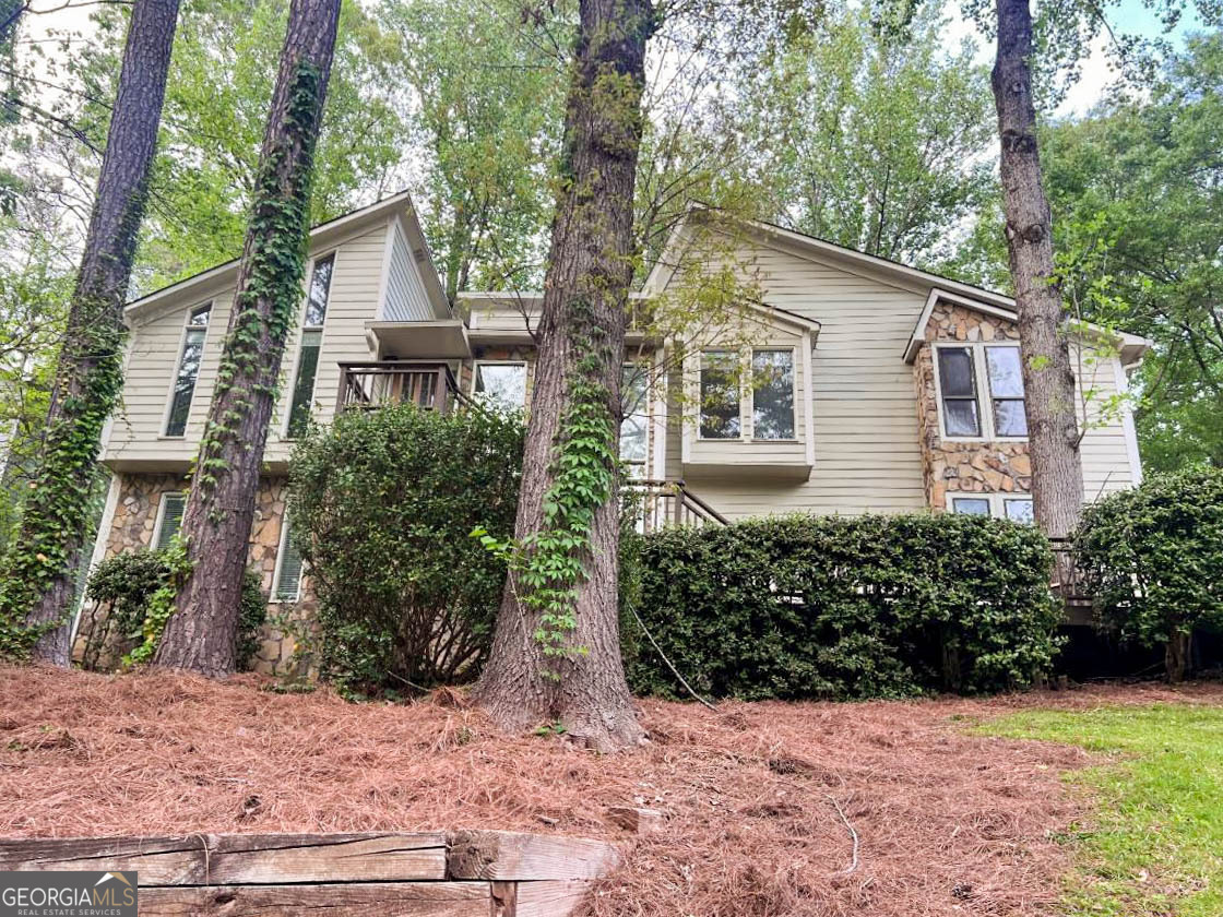 Property Photo:  571 Farmbrook Trail NE  GA 30144 