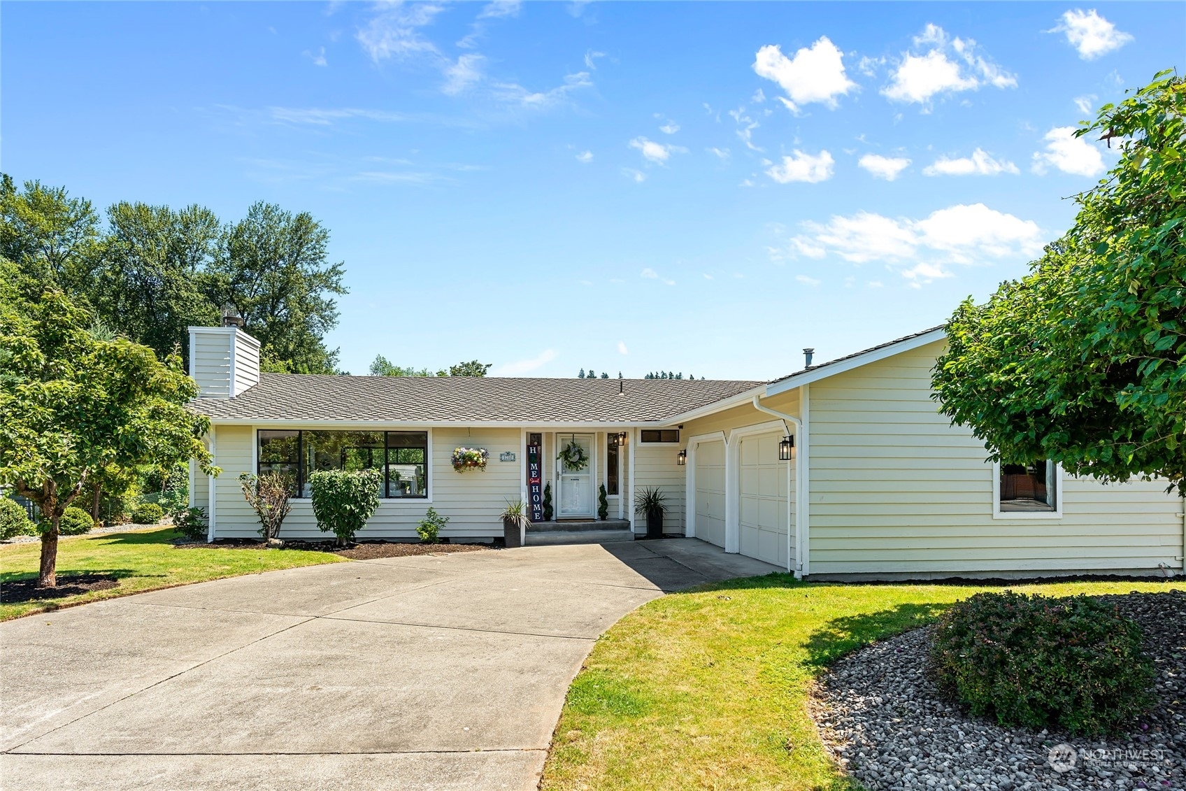 Property Photo:  1210 Pike St NE  WA 98002 