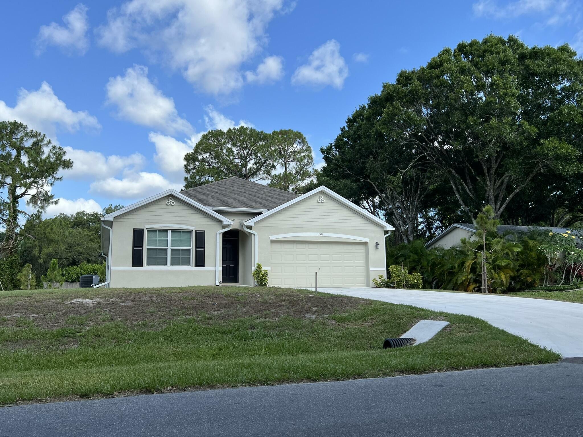 Property Photo:  1571 Clearbrook St  FL 32958 