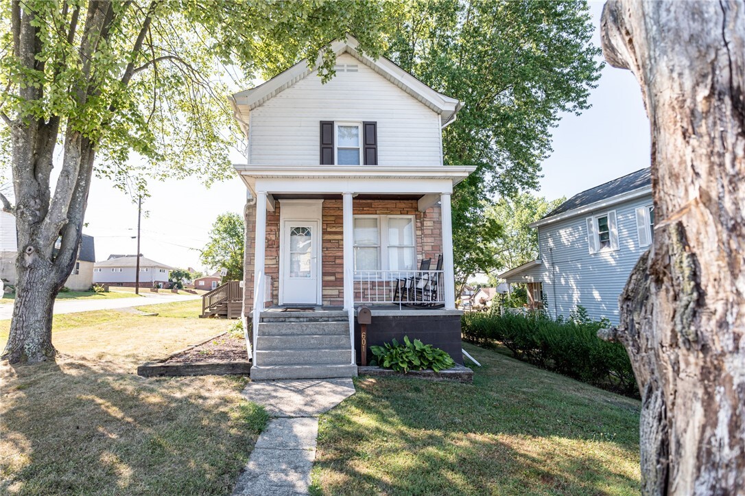 Property Photo:  601 S Grant St  PA 15683 