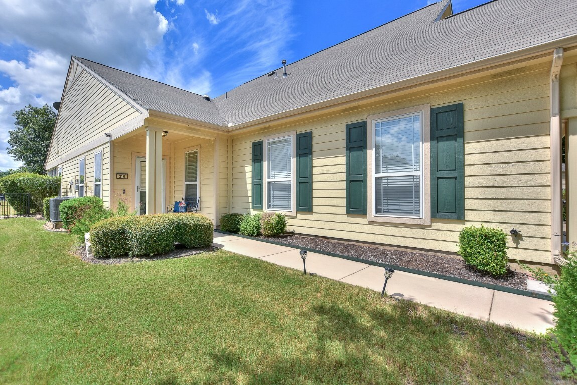 Property Photo:  316 Essex Lane  TX 78633 