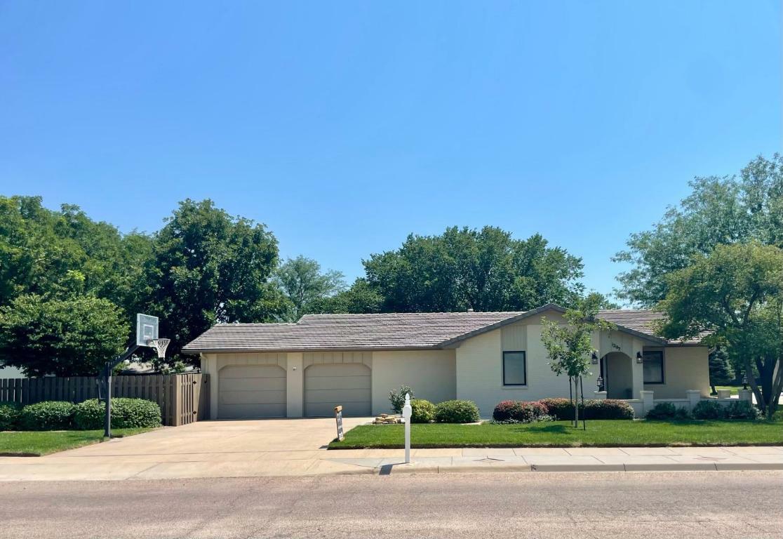 1202 Labrador Boulevard  Garden City KS 67846 photo