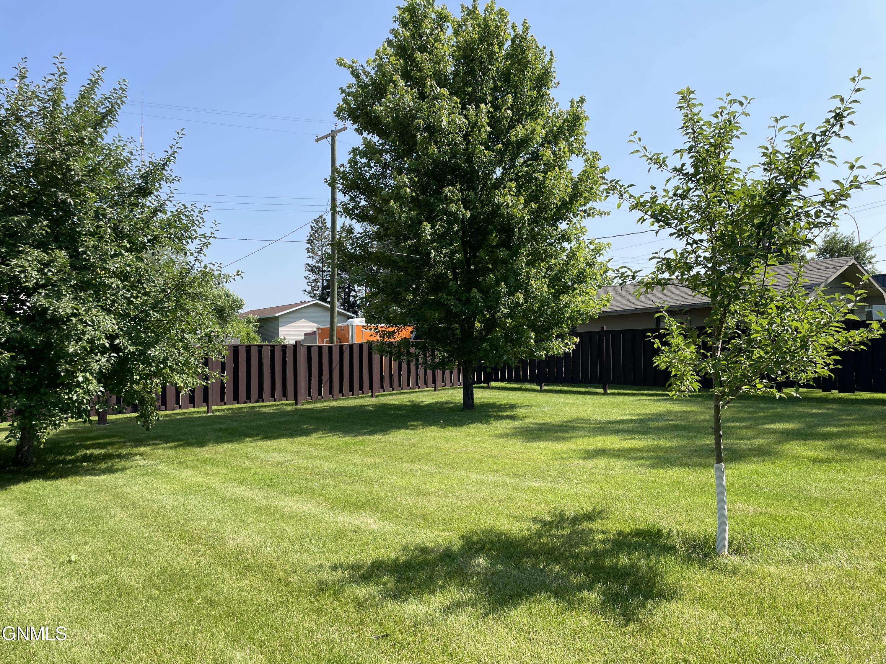 Property Photo:  485 3rd Street N  ND 58421 