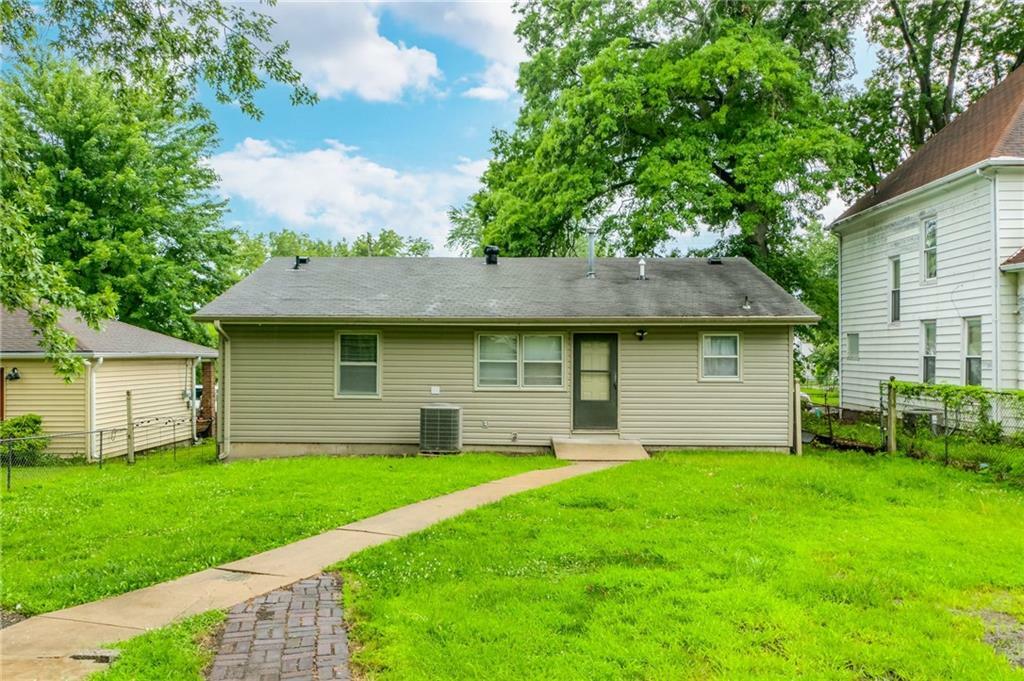 Property Photo:  115 Calhoun Street  MO 64601 