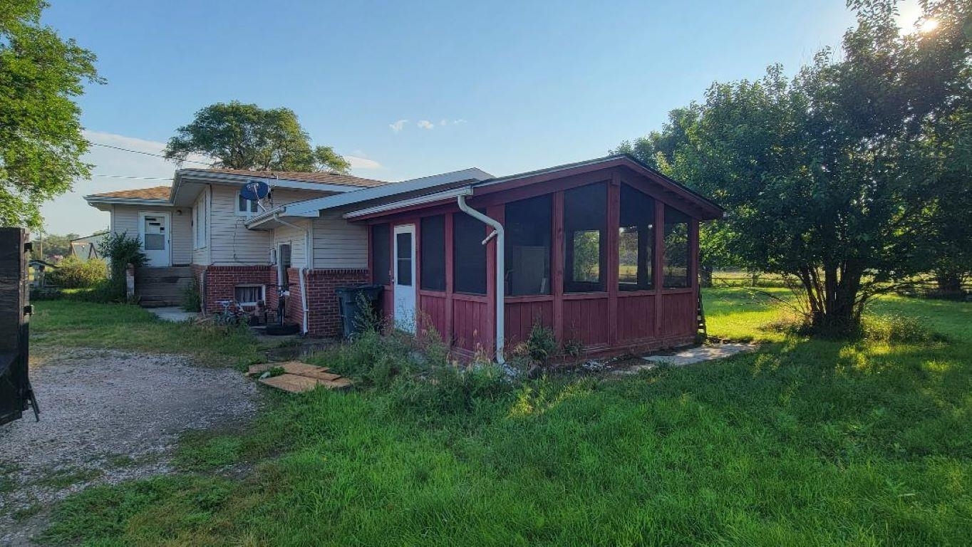 Property Photo: 2205 N Sheridan Ave NE 69101