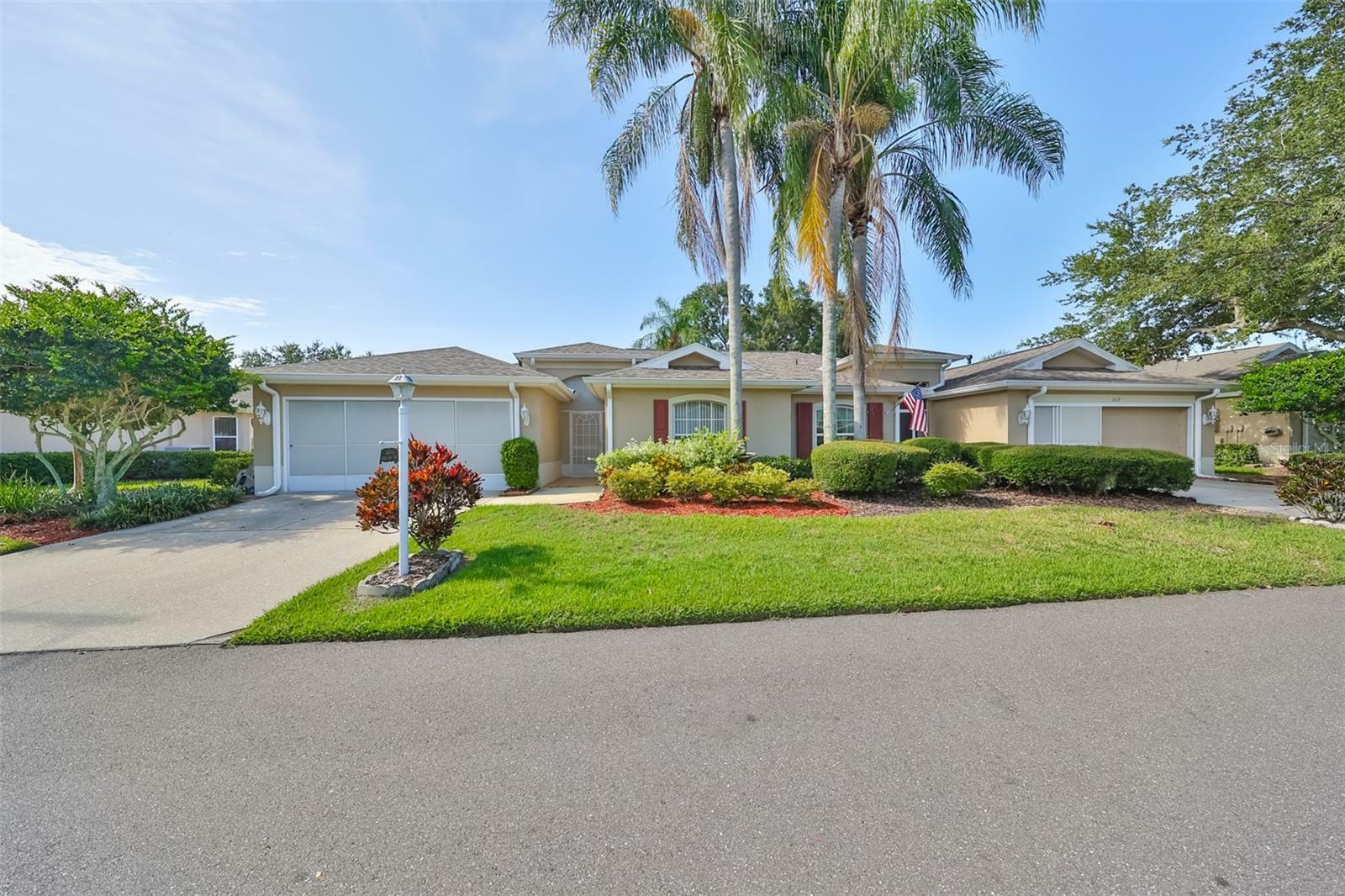 Property Photo:  1111 Corinth Greens Drive  FL 33573 