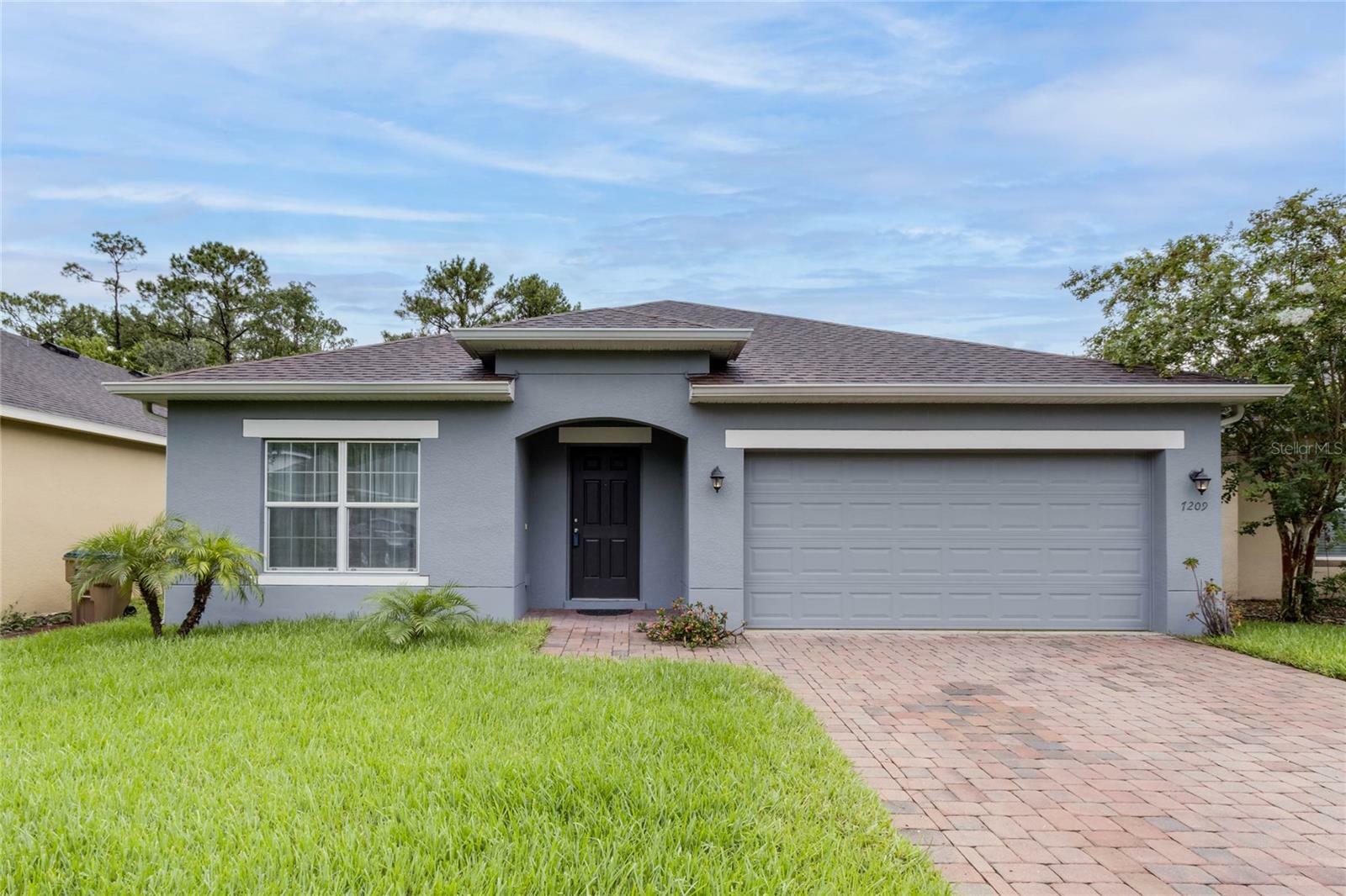 Property Photo:  7209 Wakeview Drive  FL 33896 