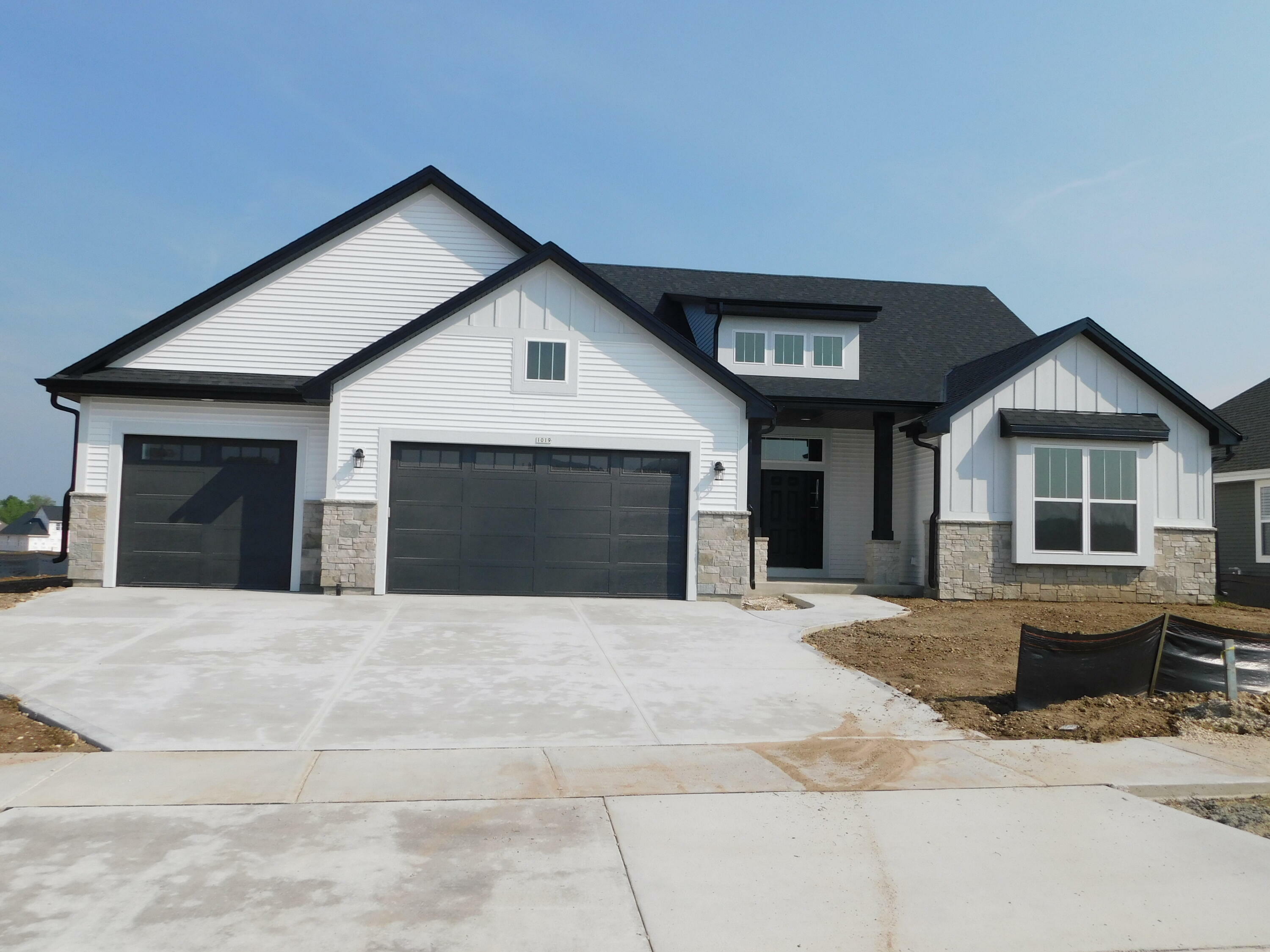 Property Photo: 1019 Candleberry Ln WI 53024