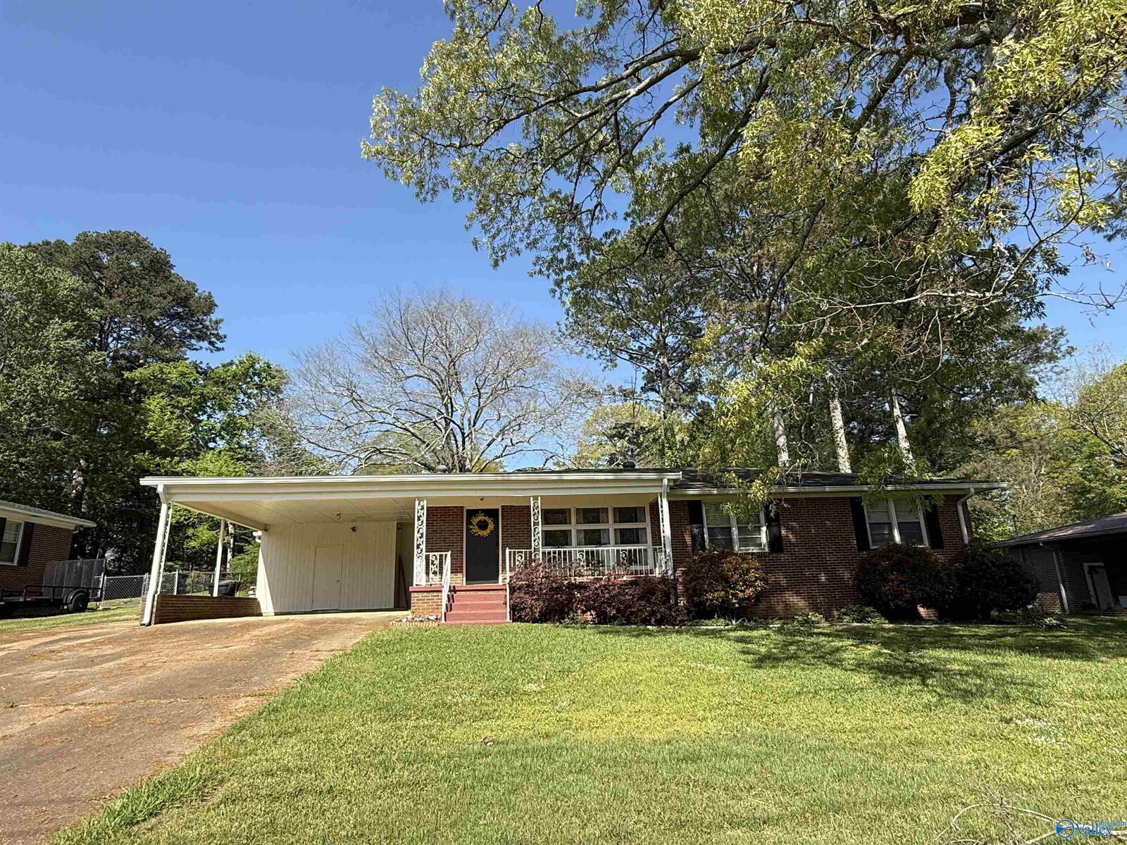 Property Photo:  2108 Fairview Road  AL 35904 