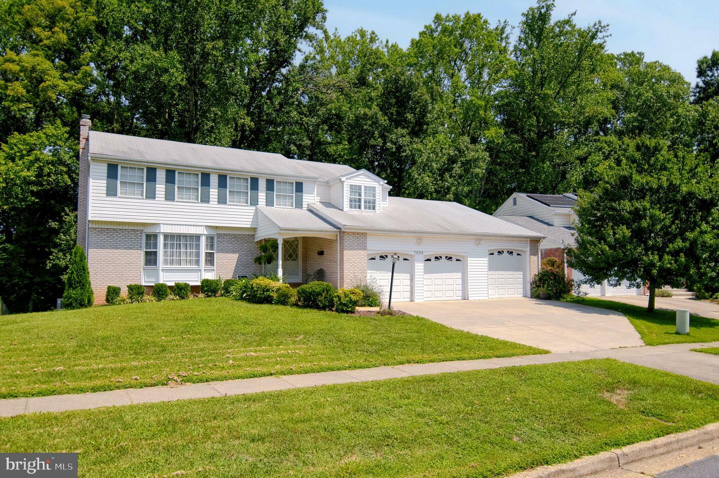 Property Photo:  7906 Carrleigh Parkway  VA 22152 