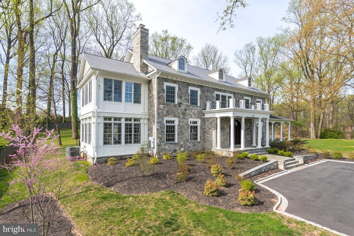 Property Photo: 7109 Benjamin Street VA 22101