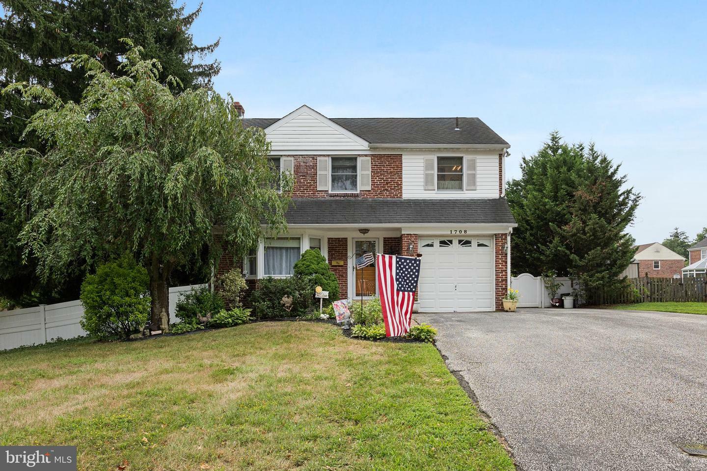 Property Photo:  1708 Maple Avenue  NJ 08002 