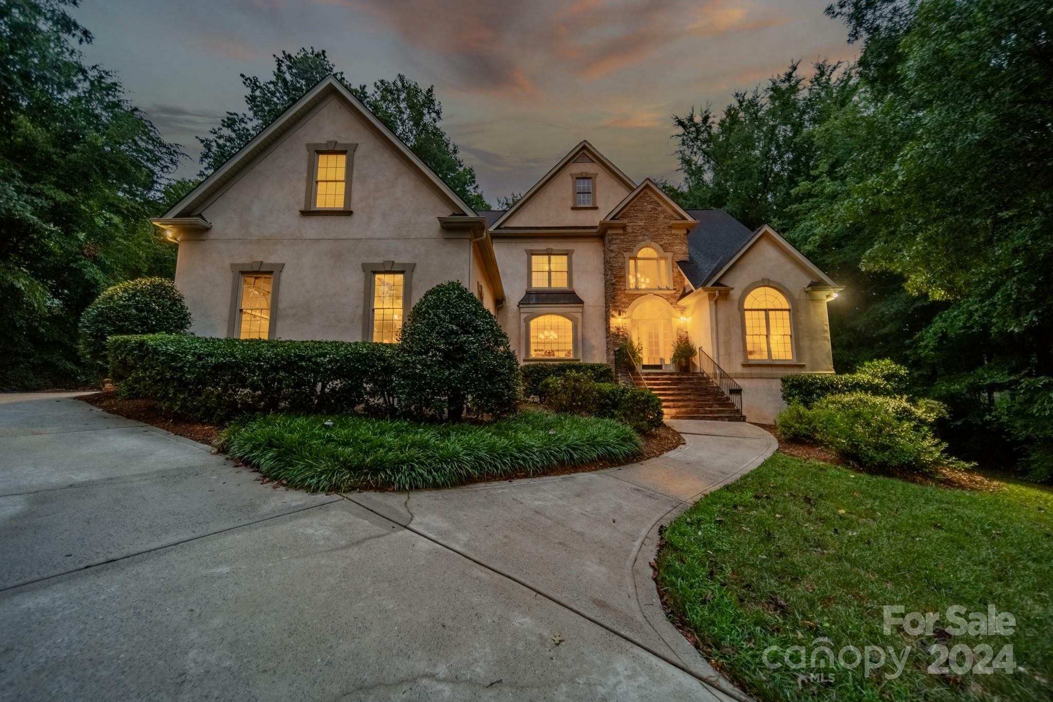 Property Photo:  1025 Seminole Drive  NC 28173 