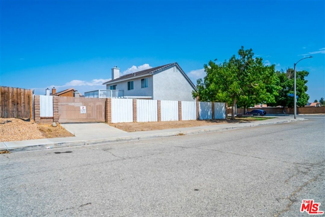 Property Photo:  37411   Sheffield Dr  CA 93550 