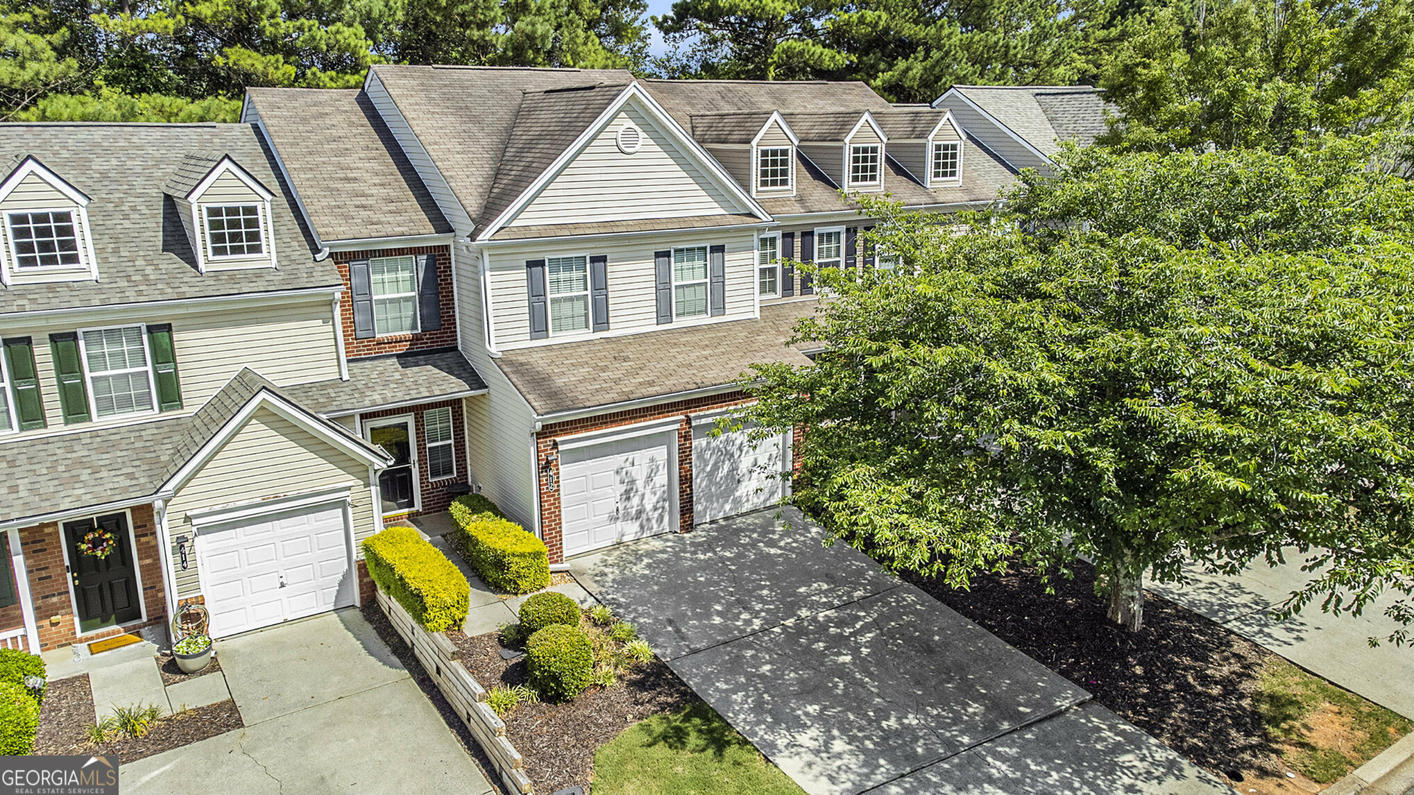Property Photo: 412 Weatherstone Place GA 30004