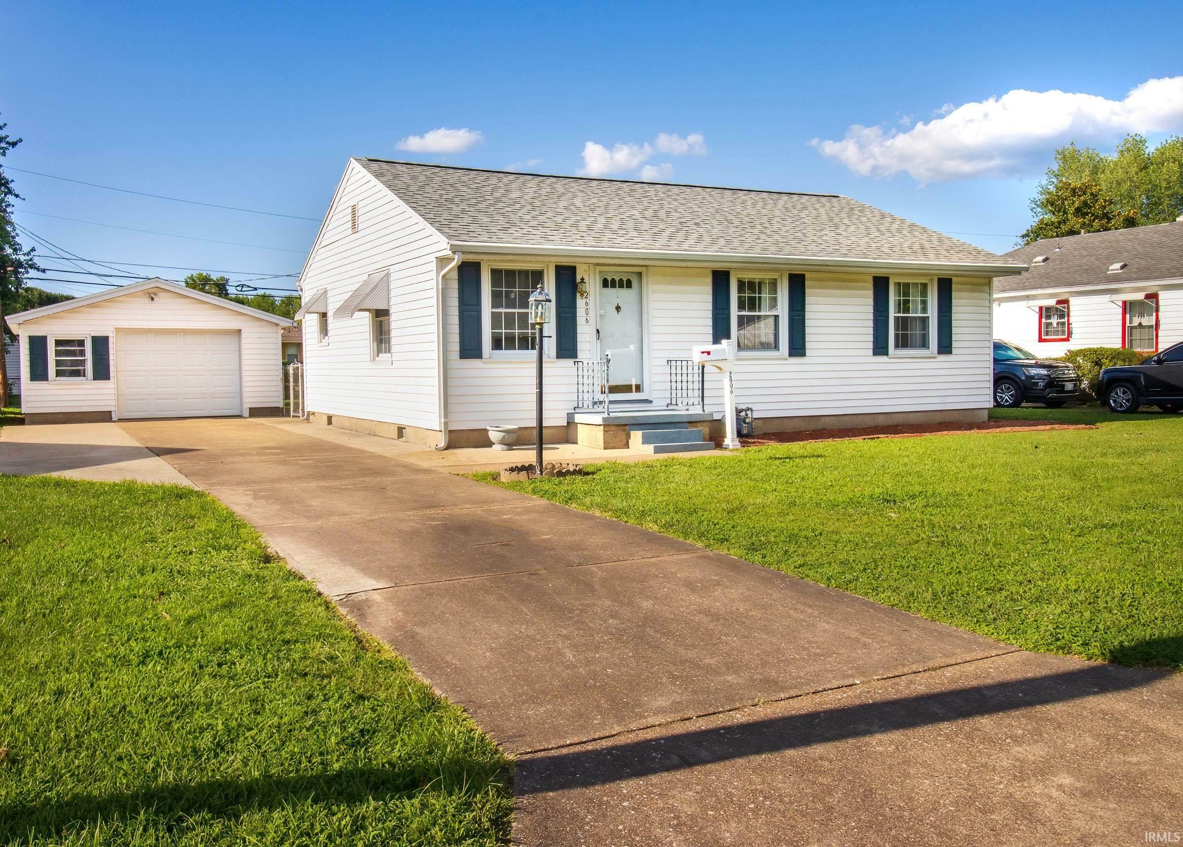 Property Photo:  2606 E Missouri Street  IN 47711 