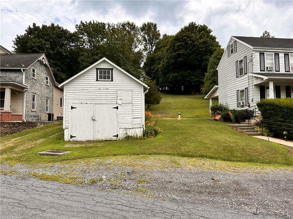 Property Photo:  369 Pool Road  PA 18067 