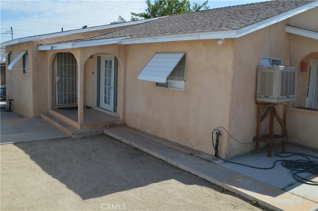 Property Photo:  601 E Fredricks Street  CA 92311 