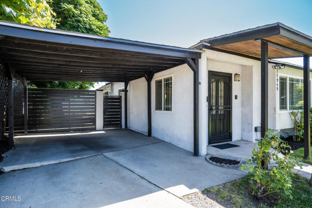 Property Photo: 11949 Burton Street CA 91605