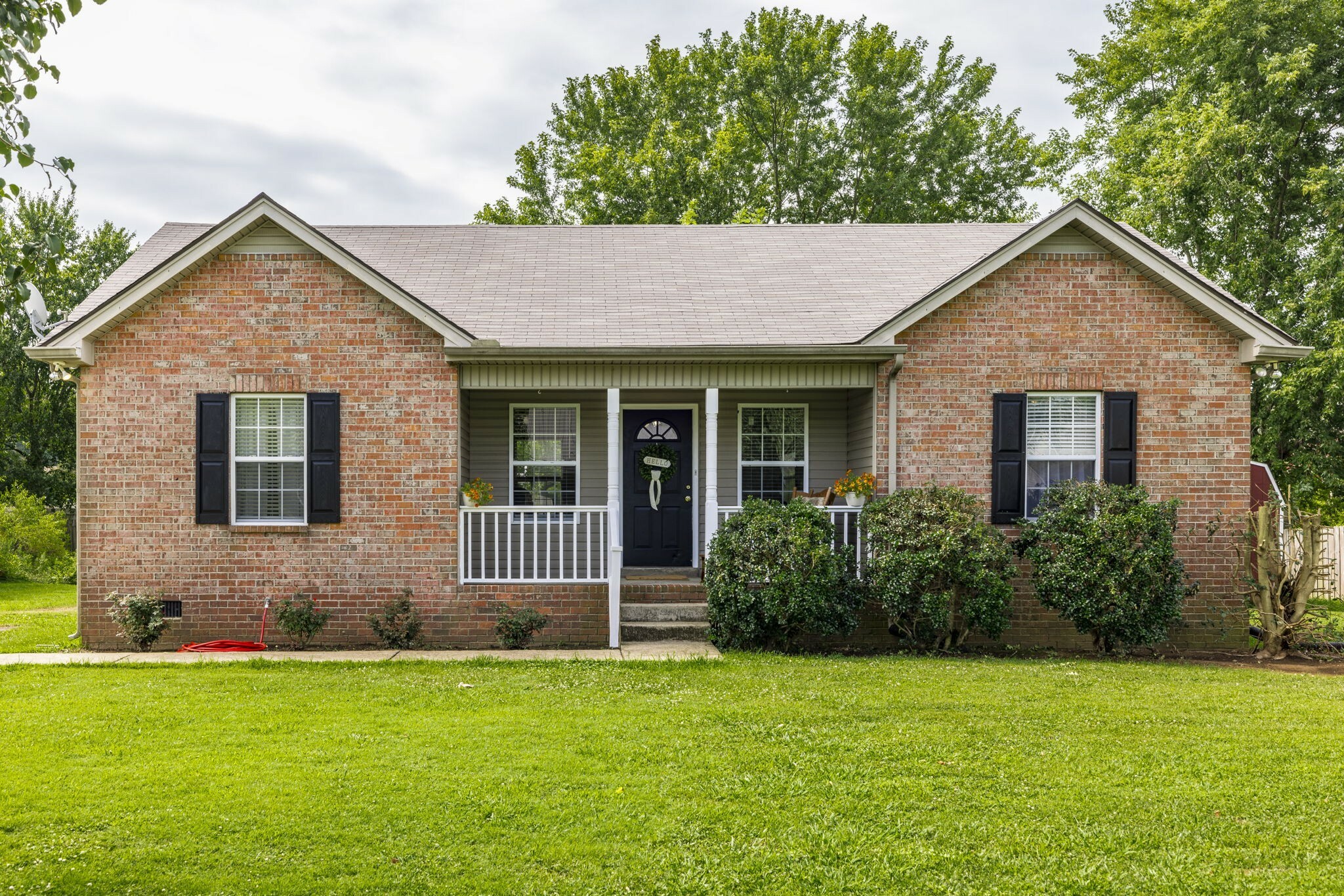 Property Photo:  115 Kenwood Dr  TN 37148 