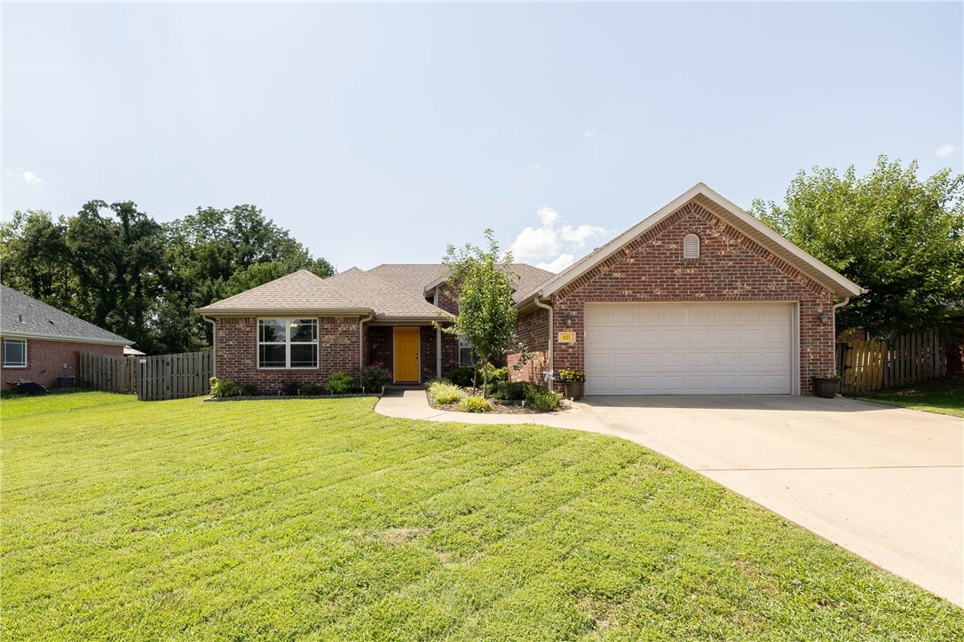 Property Photo:  421 Coopers Way  AR 72719 