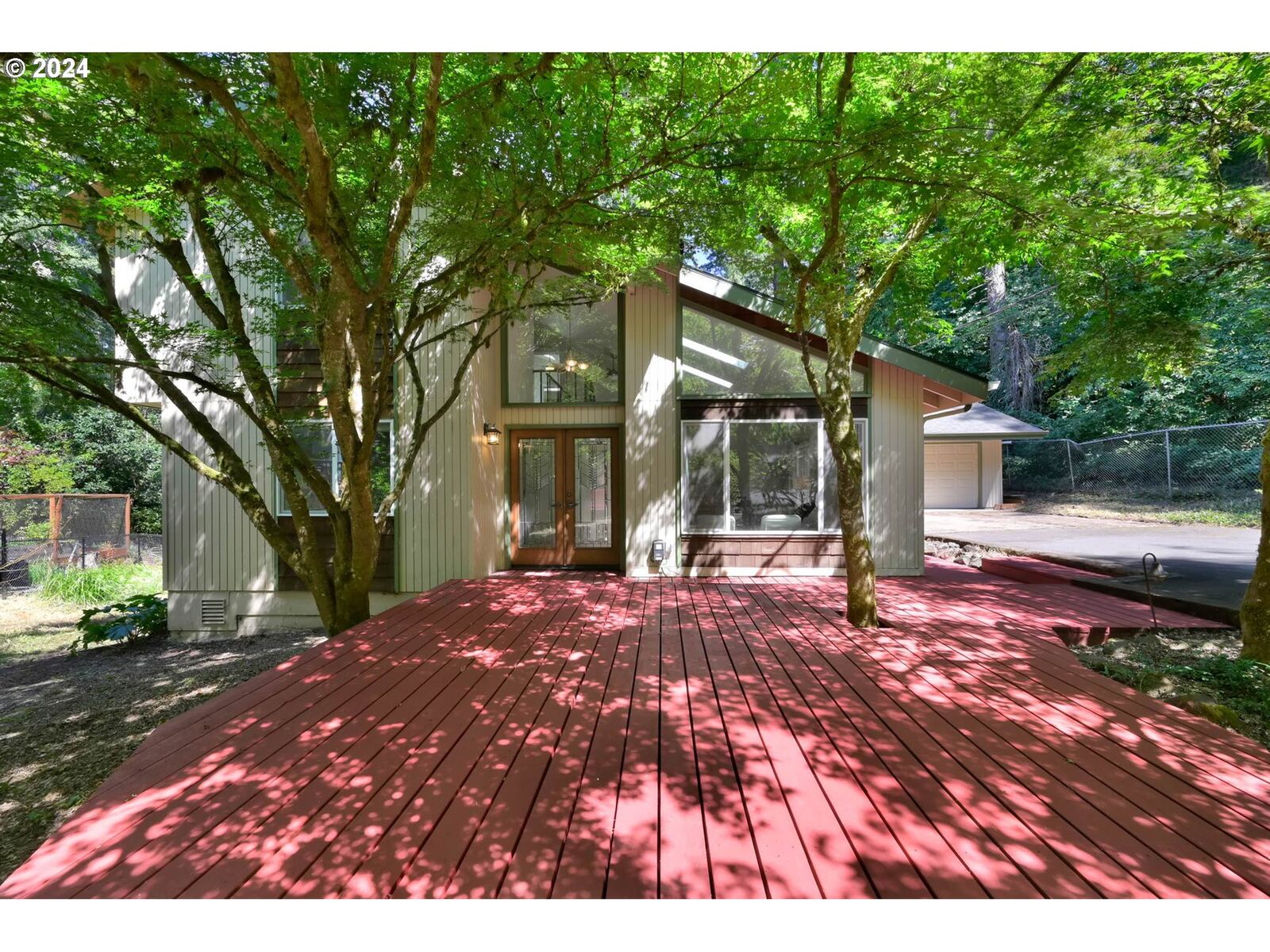 Property Photo:  1865 Sylvan St  OR 97403 