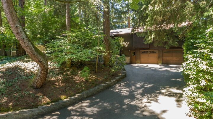 Property Photo:  20443 2nd Avenue SW  WA 98166 