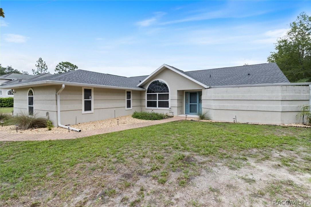 Property Photo:  1863 E Saint James Loop  FL 34453 