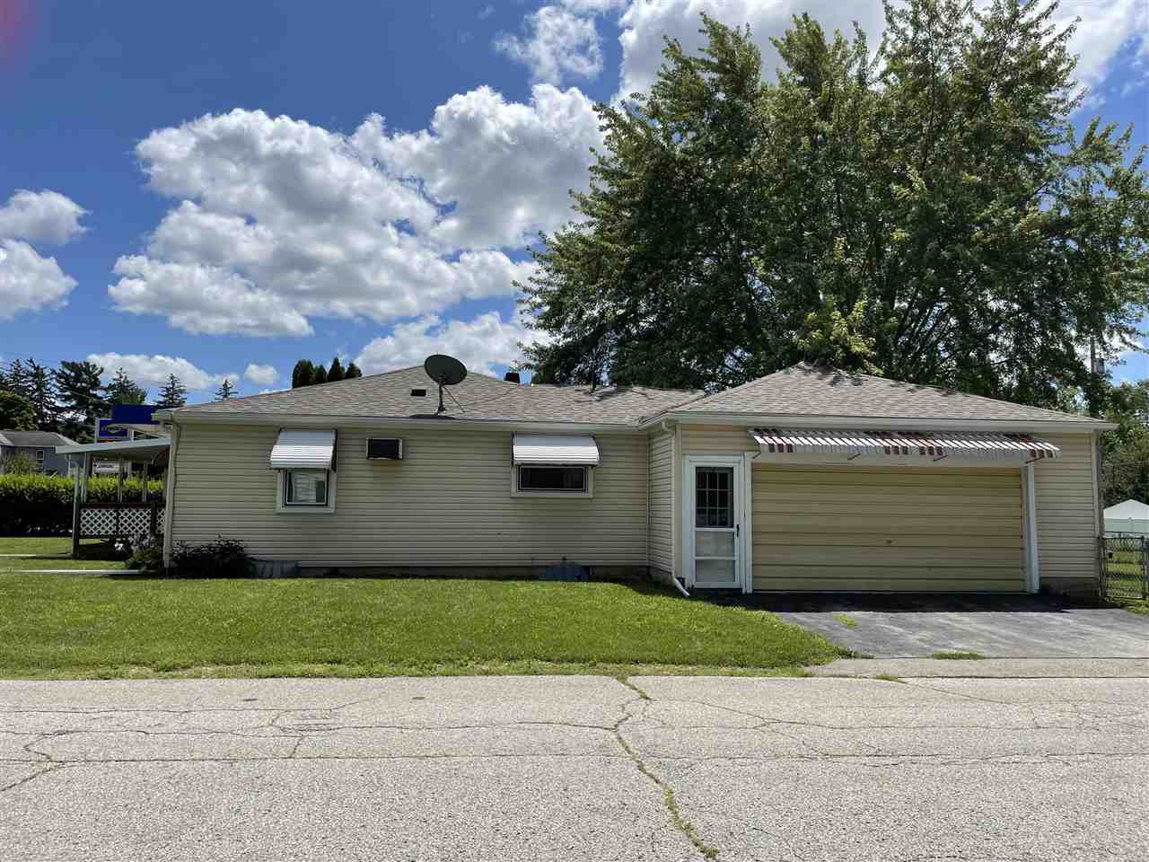 Property Photo:  602 S Washington  OH 47347 