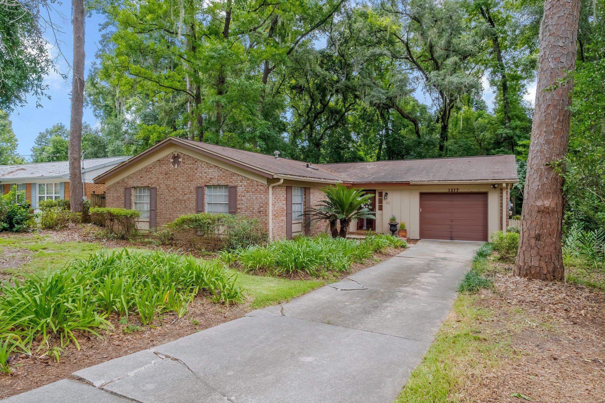 Property Photo:  1217 Winifred Drive  FL 32308 