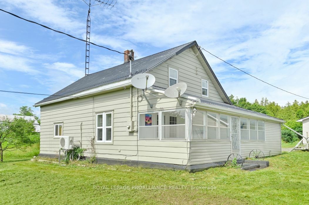 Property Photo:  48 Camp Rd  ON K0K 3J0 