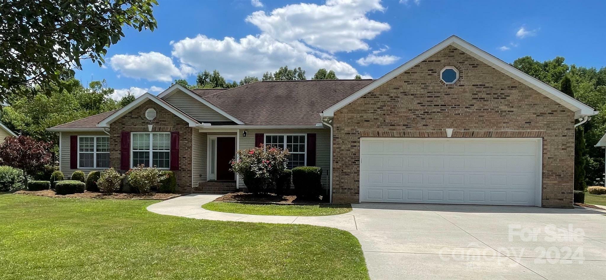 Property Photo:  500 Willowbrook Drive  NC 28655 