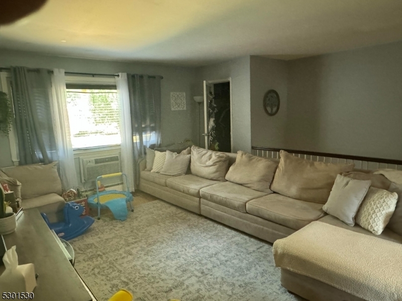 Property Photo:  12 Manchester Ct  NJ 07470 