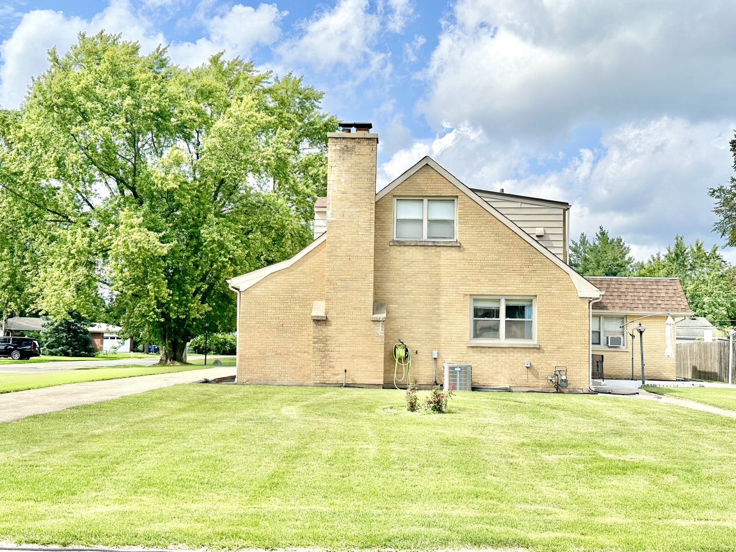 Property Photo:  901 S Westgate Road  IL 60016 