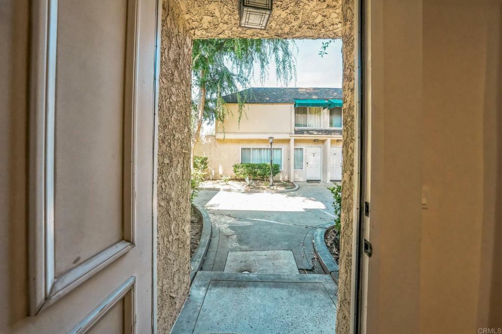 Property Photo:  5658 Etiwanda Avenue 7  CA 91356 