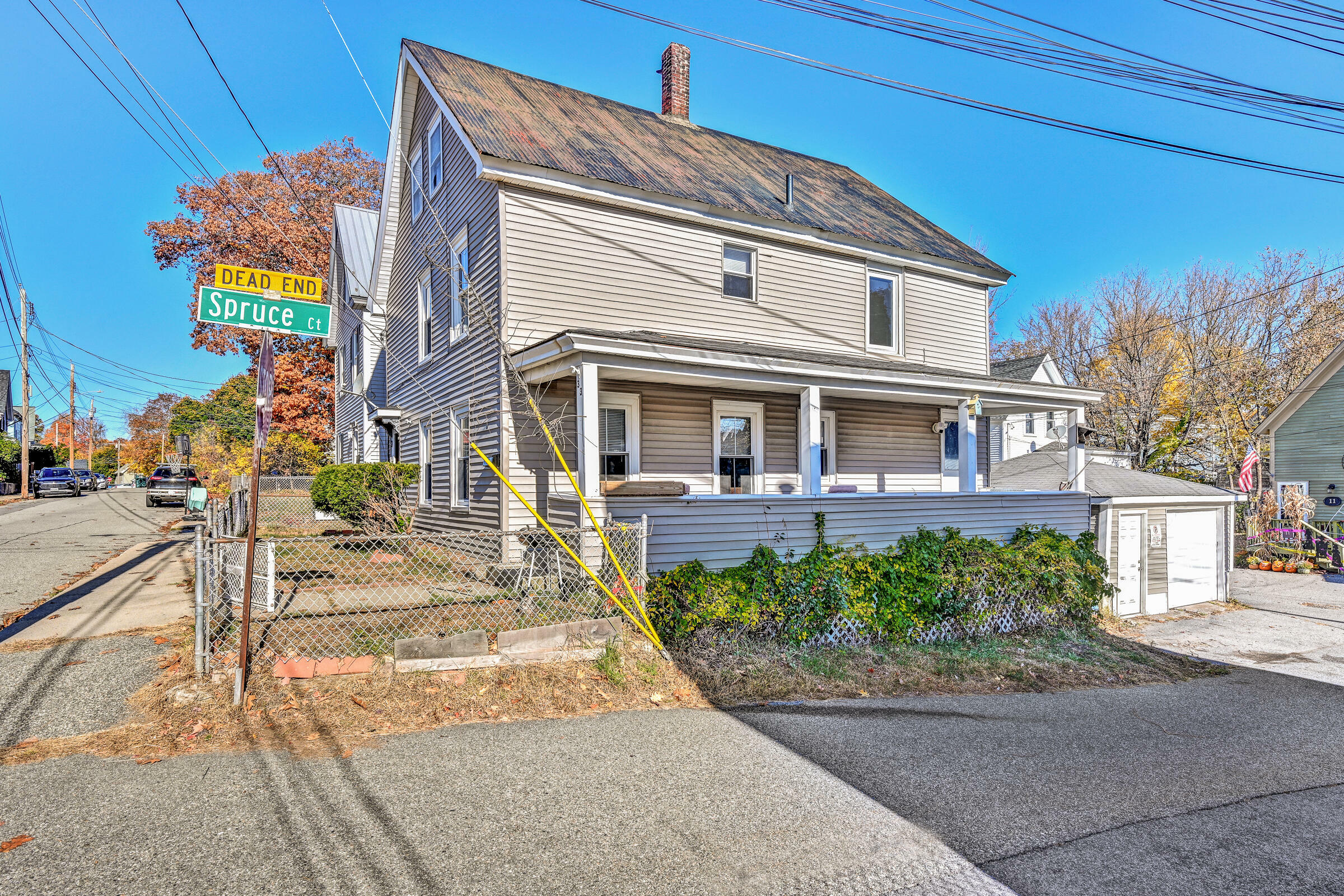 Property Photo:  33 Spruce Street  ME 04073 