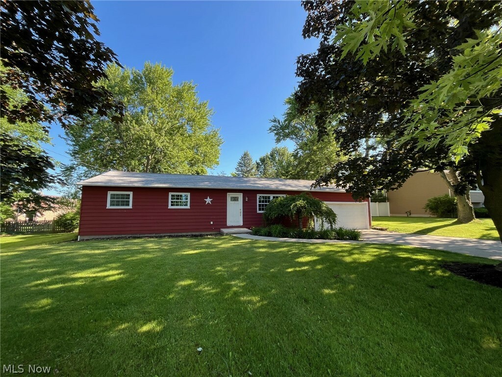 Property Photo: 1385 Cecil Drive OH 44241