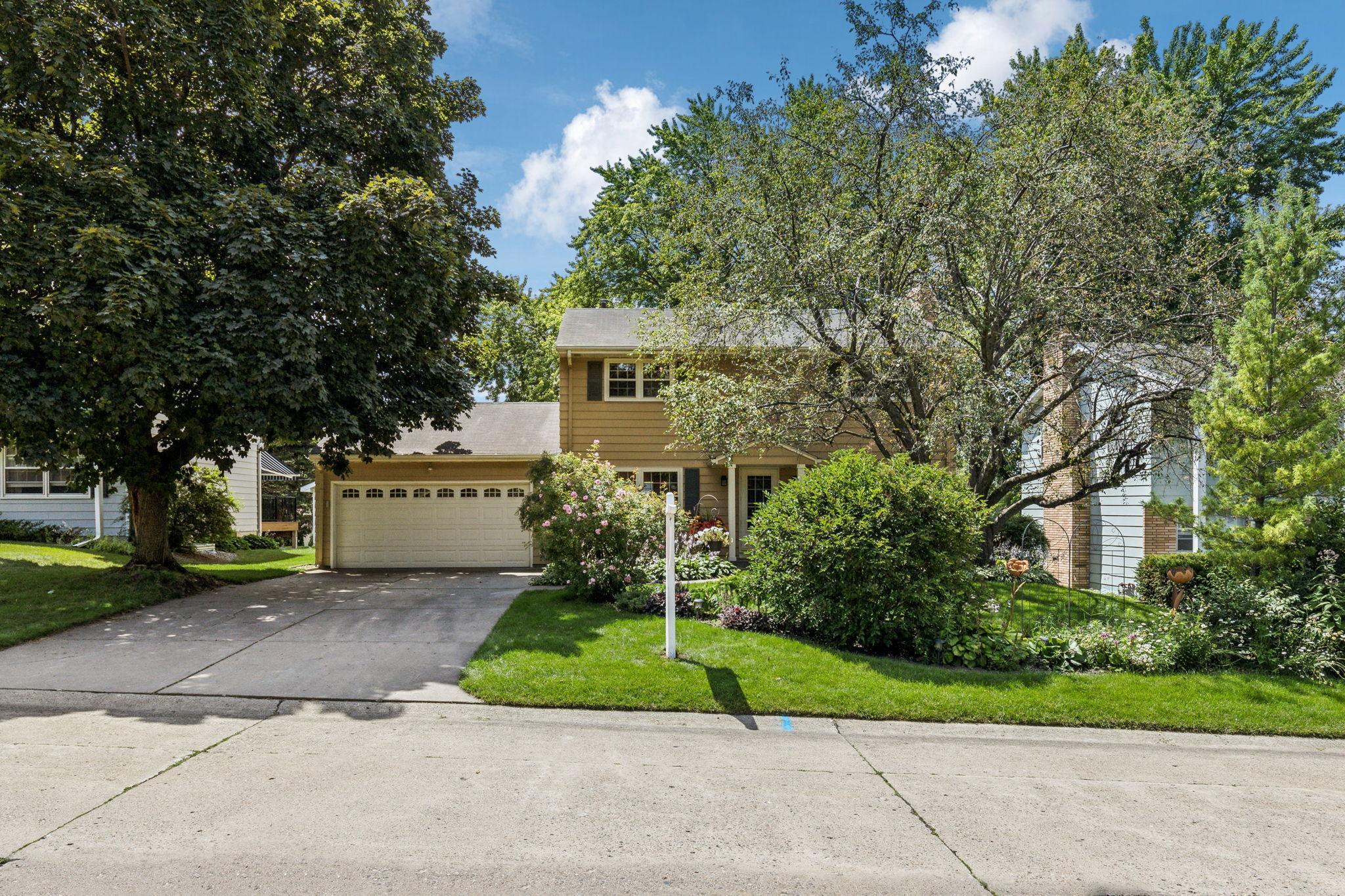 Property Photo: 3112 Townview Avenue NE MN 55418