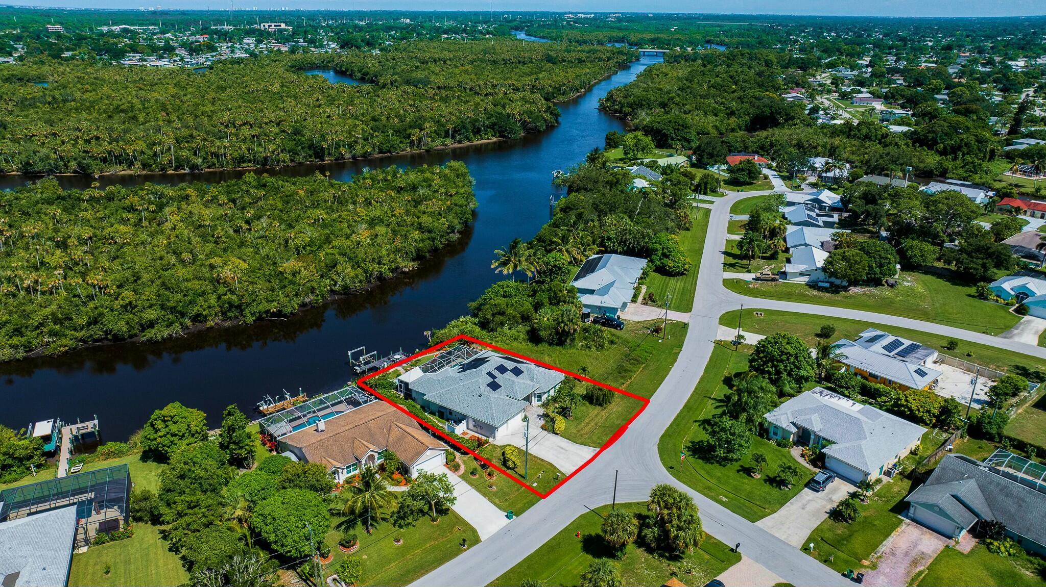 Property Photo: 655 NE Emerson Street FL 34983