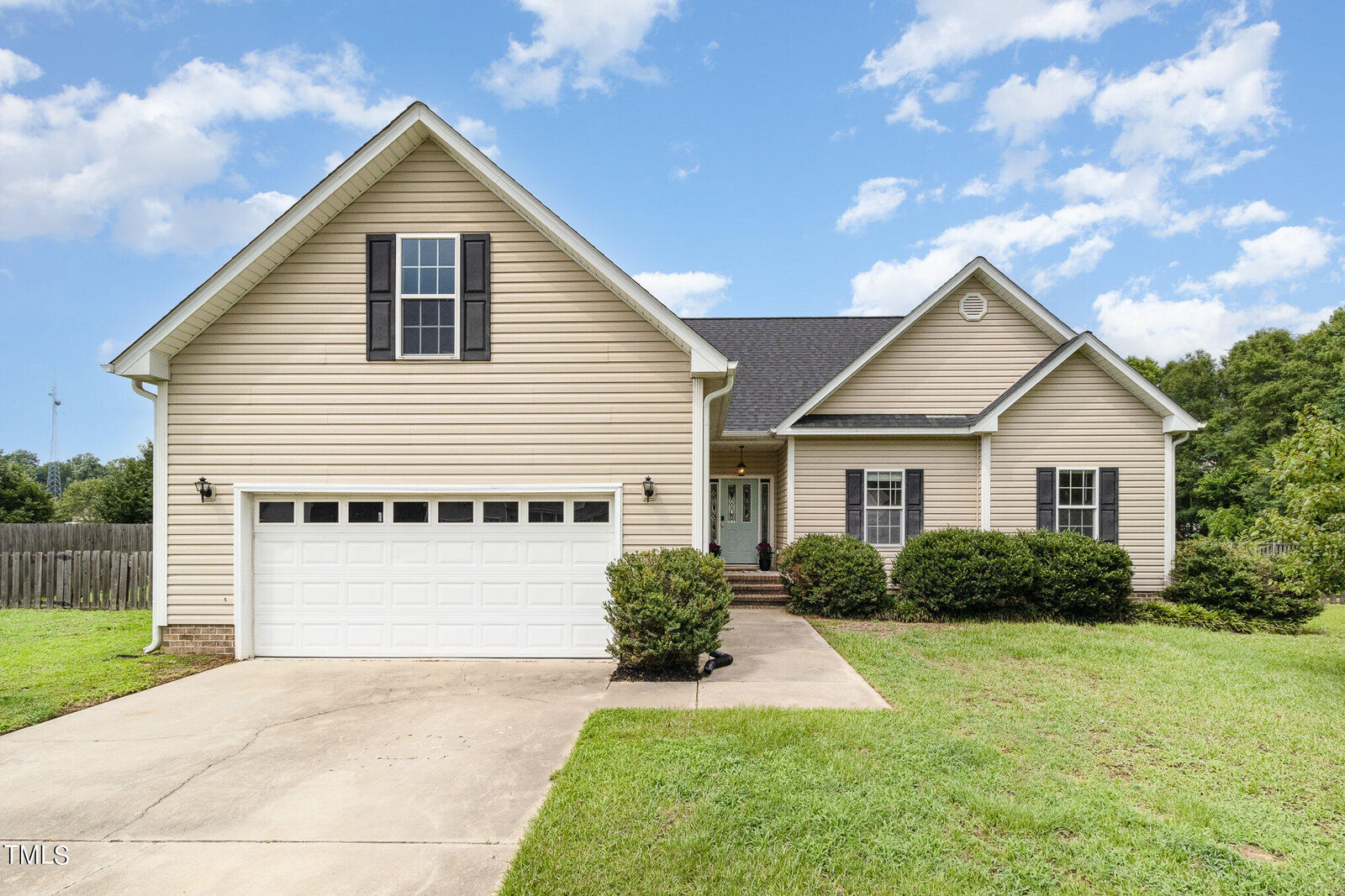 Property Photo: 214 Dogwood Estates Lane NC 27534