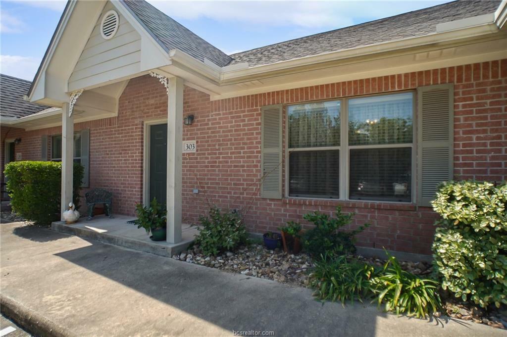 1702 Deacon Drive 303  College Station TX 77845-5355 photo