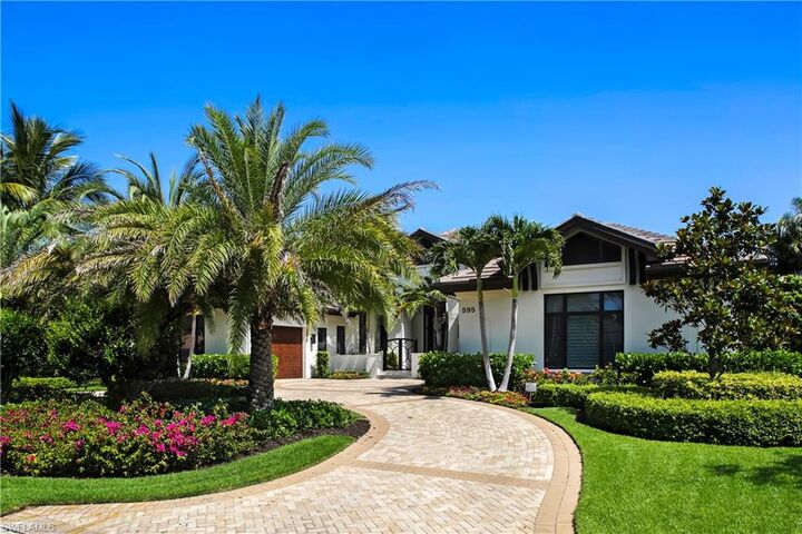 Property Photo: 595 Regatta Rd FL 34103